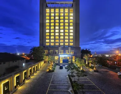 DoubleTree by Hilton Hotel Pune – Chinchwad